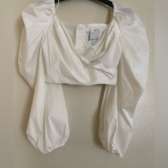 C/ Meo Collective - Wome’s Cropped Cross-Over Top - Size:Xs Color: White. - Picture 6 of 6